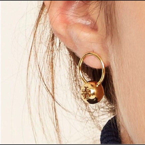 NEW Tory Burch Gold Logo Bead Hoop Drop Earrings - Picture 5 of 6